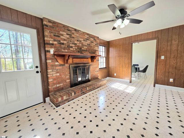 102 Ikes Road, Taylors, SC 29687