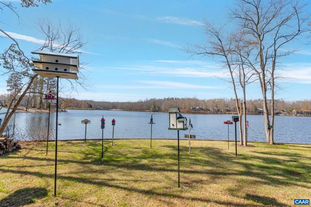 7 DOVER CT, Palmyra, VA 22963