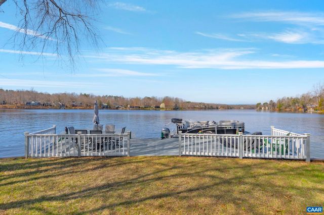 7 DOVER CT, Palmyra, VA 22963