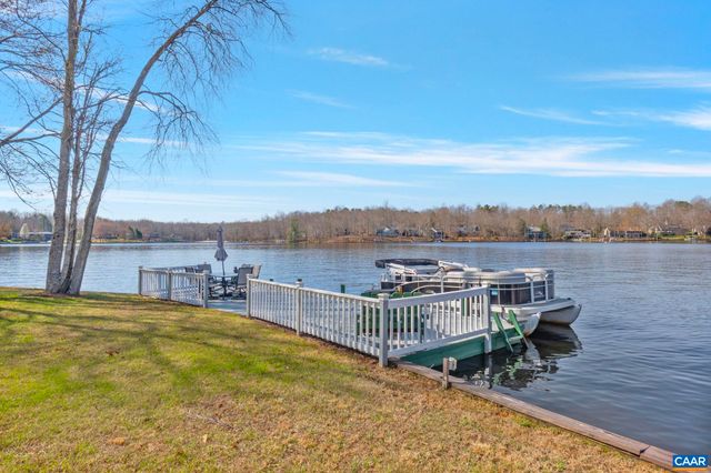 7 DOVER CT, Palmyra, VA 22963