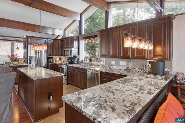 7 DOVER CT, Palmyra, VA 22963