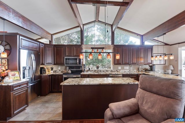 7 DOVER CT, Palmyra, VA 22963