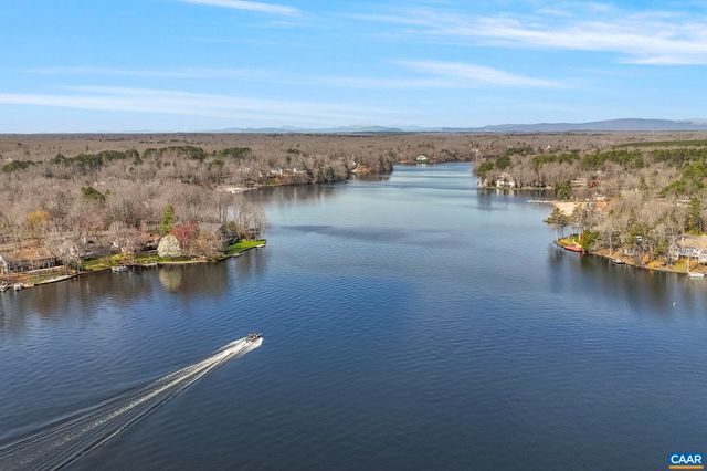 7 DOVER CT, Palmyra, VA 22963