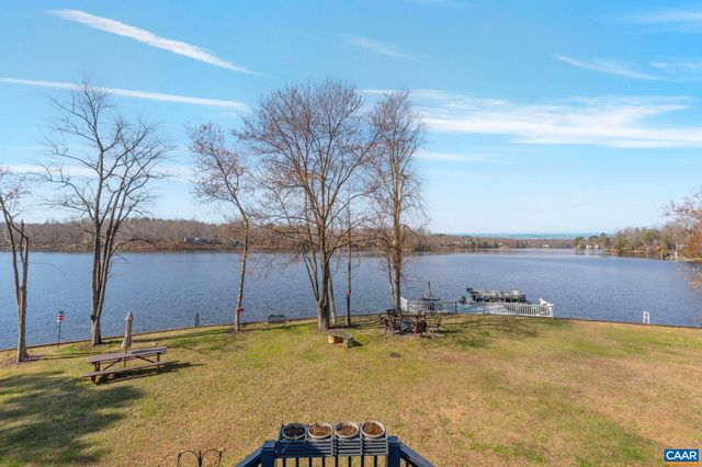 7 DOVER CT, Palmyra, VA 22963