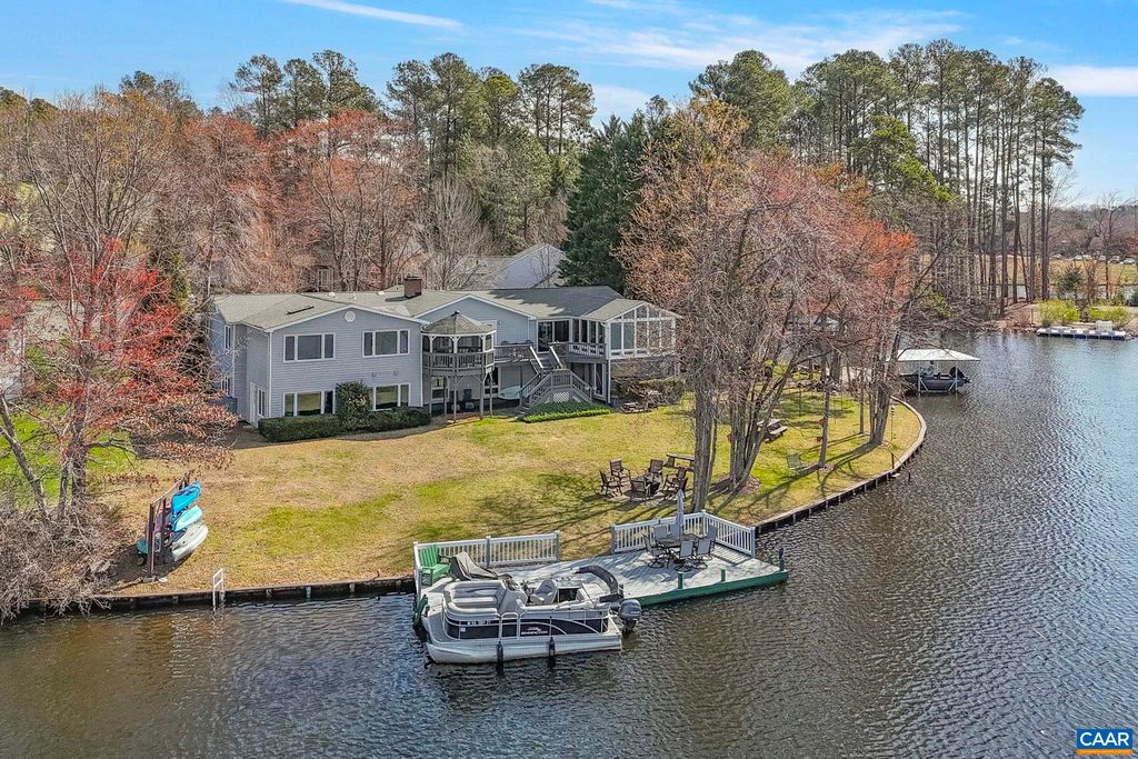 7 DOVER CT, Palmyra, VA 22963