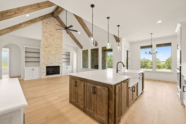 761 Burr Oak Lane, Weatherford, TX 76085