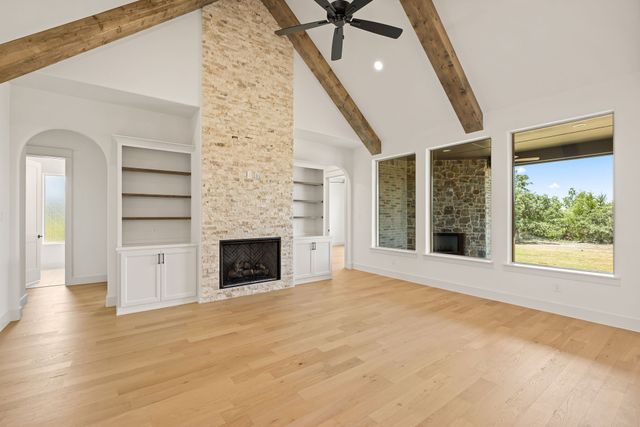 761 Burr Oak Lane, Weatherford, TX 76085