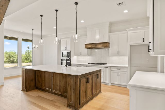 761 Burr Oak Lane, Weatherford, TX 76085