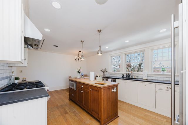 159 Washington St 4, Newton, MA 02458