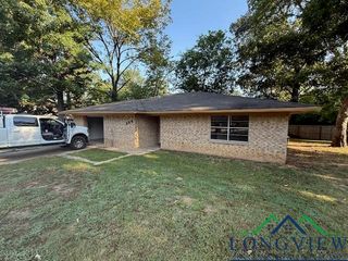 304 Walton, Gladewater, TX 75647