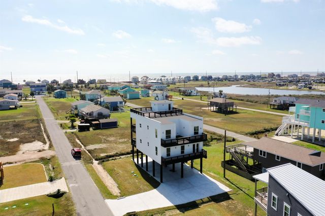 4026 5th Street, Galveston, TX 77554