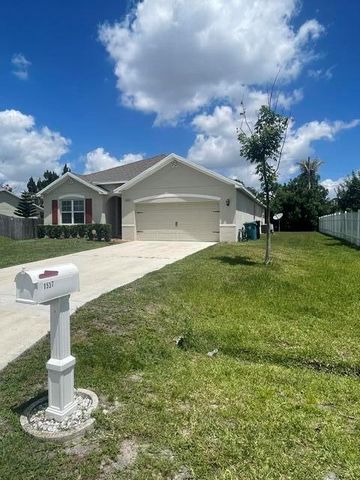 1537 SW Meridian Avenue, Port St. Lucie, FL 34953