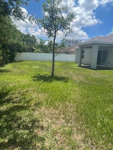 1537 SW Meridian Avenue, Port St. Lucie, FL 34953