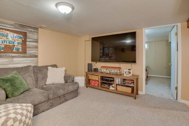 1647 BROADWAY N, Fargo, ND 58102