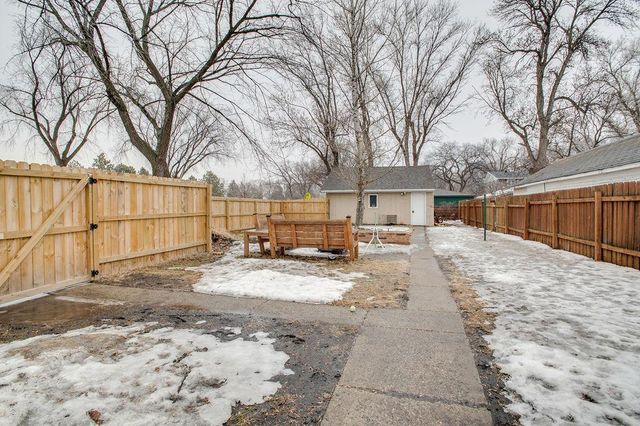 1647 BROADWAY N, Fargo, ND 58102