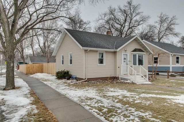 1647 BROADWAY N, Fargo, ND 58102