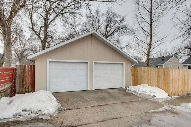 1647 BROADWAY N, Fargo, ND 58102