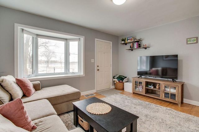 1647 BROADWAY N, Fargo, ND 58102