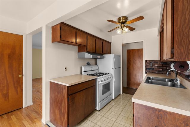 3233 Grange Road, Trenton, MI 48183