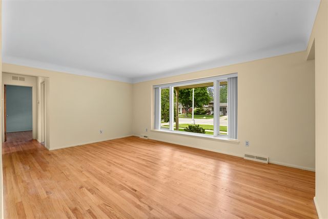 3233 Grange Road, Trenton, MI 48183