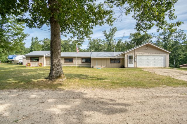 8298 W Hollyhock Avenue, Lake Twp, MI 49304