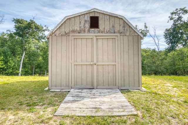 8298 W Hollyhock Avenue, Lake Twp, MI 49304