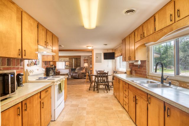 8298 W Hollyhock Avenue, Lake Twp, MI 49304