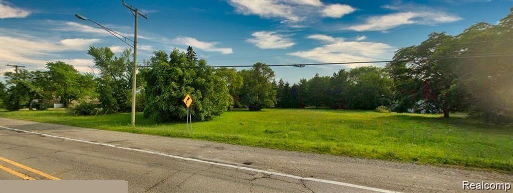 5666 Auburn Road, Shelby Twp, MI 48317