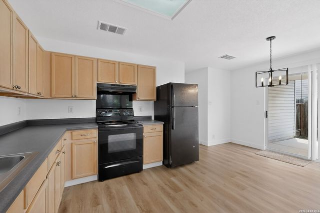 11 STAGER HLS, San Antonio, TX 78238