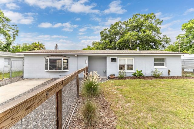 855 PEARL DRIVE, Mount Dora, FL 32757
