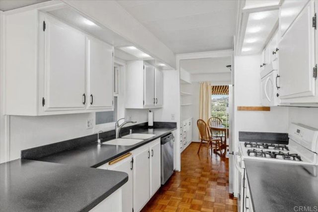 8975 Lawrence Welk Dr 141, Escondido, CA 92026