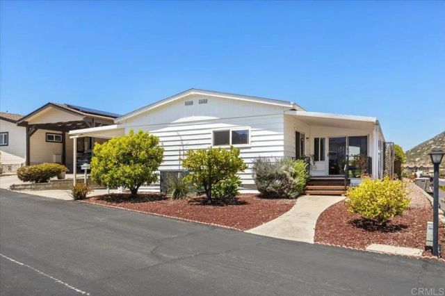 8975 Lawrence Welk Dr 141, Escondido, CA 92026