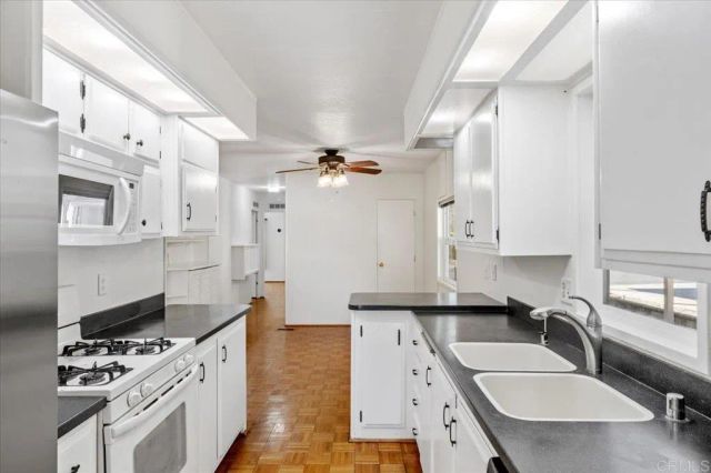 8975 Lawrence Welk Dr 141, Escondido, CA 92026