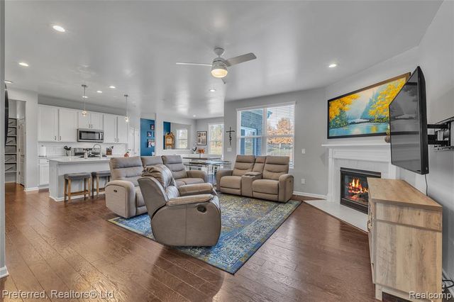 49720 Shoreline Drive, Canton, MI 48187