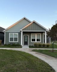 417 E Lexington Ln, Andover, KS 67002