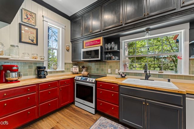 289 Shadow Mountain Way, Grants Pass, OR 97527