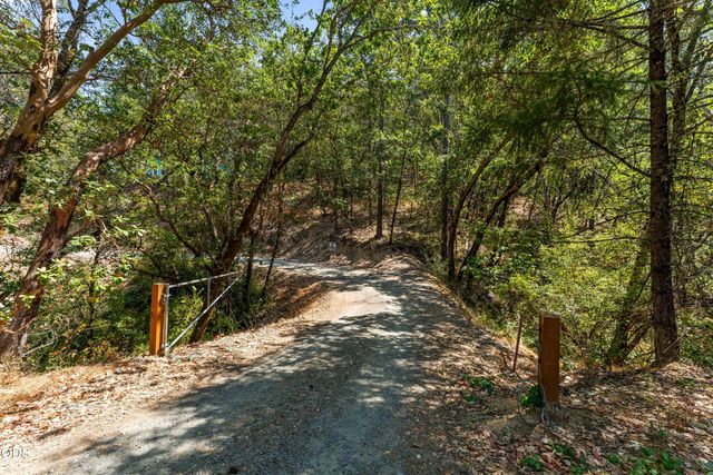 289 Shadow Mountain Way, Grants Pass, OR 97527