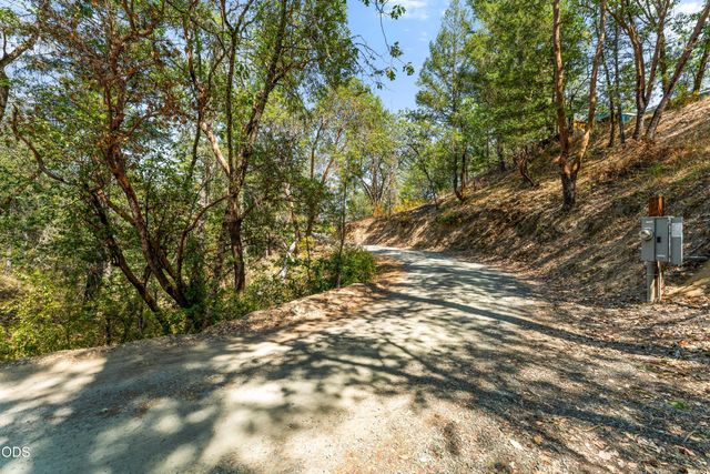 289 Shadow Mountain Way, Grants Pass, OR 97527