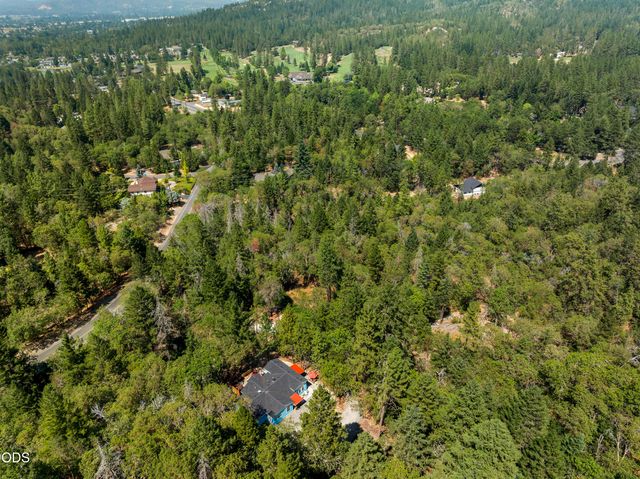 289 Shadow Mountain Way, Grants Pass, OR 97527