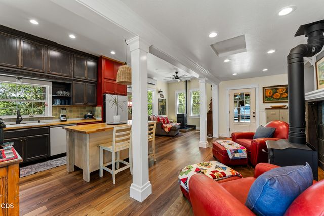 289 Shadow Mountain Way, Grants Pass, OR 97527