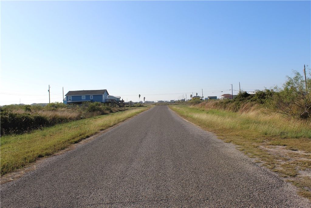 182 - 183 W Post Oak Lane, Rockport, TX 78382 — photo 4