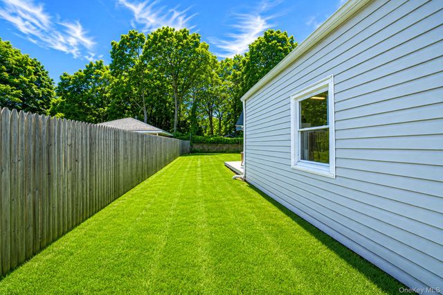 38 Argyle Drive, Shirley, NY 11967