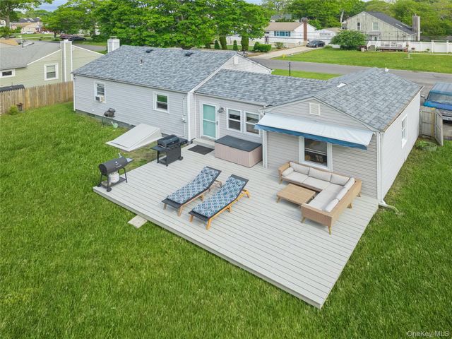 38 Argyle Drive, Shirley, NY 11967