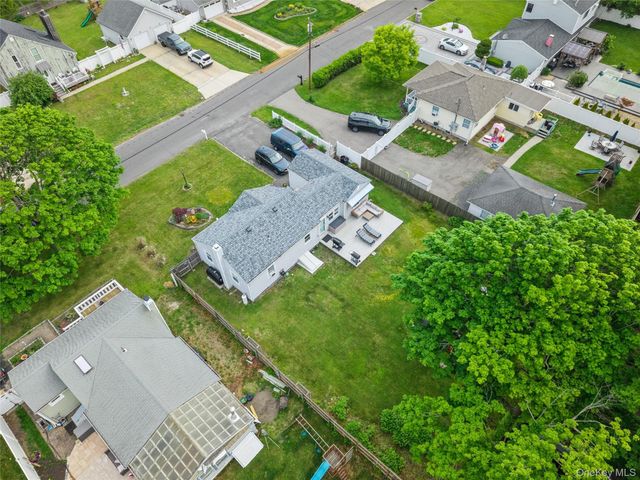 38 Argyle Drive, Shirley, NY 11967