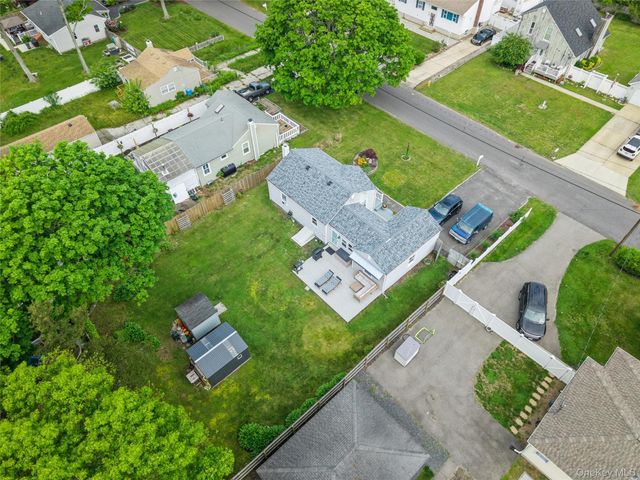 38 Argyle Drive, Shirley, NY 11967