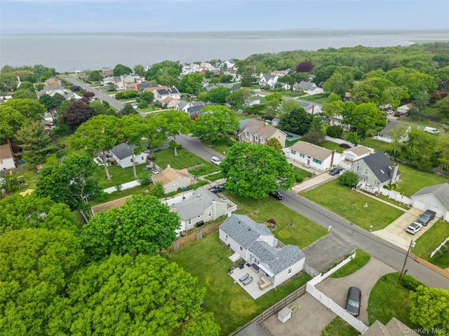 38 Argyle Drive, Shirley, NY 11967