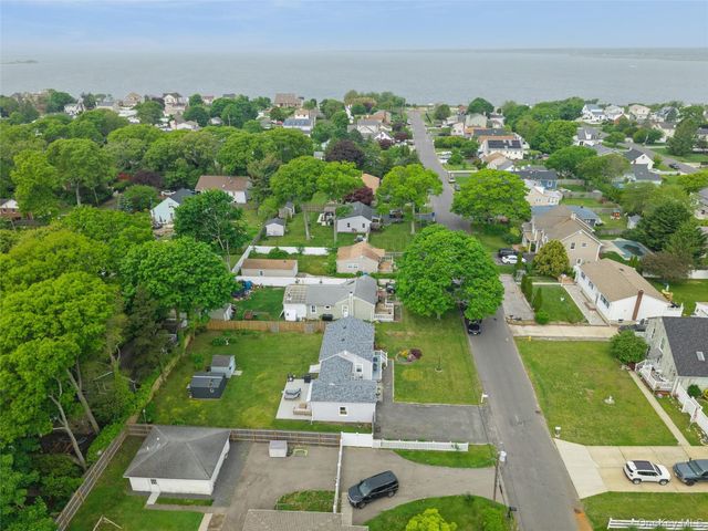 38 Argyle Drive, Shirley, NY 11967