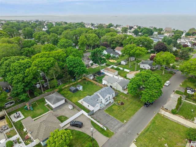 38 Argyle Drive, Shirley, NY 11967