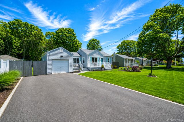 38 Argyle Drive, Shirley, NY 11967
