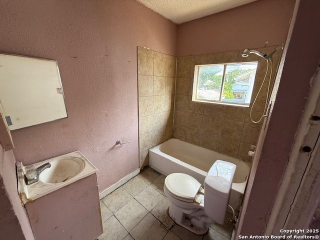 2501 Saunders, San Antonio, TX 78207